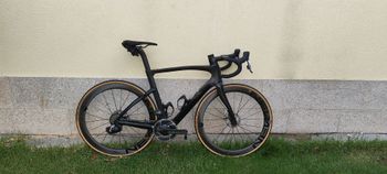 Pinarello DOGMA F RED ETAP AXS Disc 2023 2023 Road & Gravel d'occasion