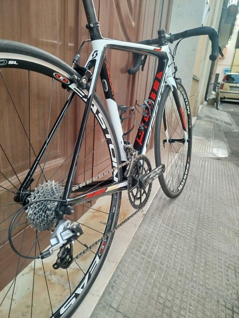 Tweedehands Scott Addict SRAM Rival 2017 Road & Gravel — afbeelding 3 van 4