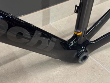Used Bianchi Oltre XR4 Frame Kit 2023 Frameset 2023 Road & Gravel, Black — image 8 of 9