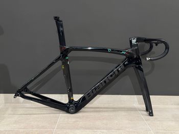 Bianchi Oltre XR4 Frame Kit 2023 Frameset 2023 Road & Gravel d'occasion