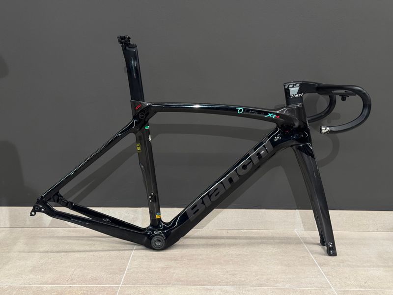 Bianchi Oltre XR4 Frame Kit 2023 Frameset 2023 Road & Gravel d'occasion