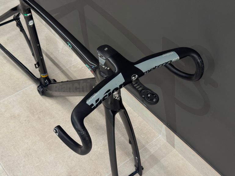 Używany Bianchi Oltre XR4 Frame Kit 2023 Frameset 2023 Road & Gravel — zdjęcie 5 z 9