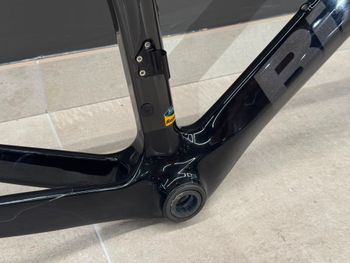 Używany Bianchi Oltre XR4 Frame Kit 2023 Frameset 2023 Road & Gravel — zdjęcie 4 z 9