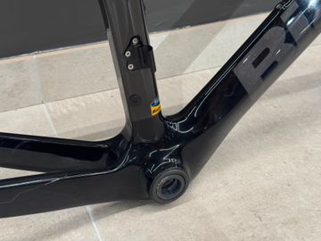 Used Bianchi Oltre XR4 Frame Kit 2023 Frameset 2023 Road & Gravel, Black — image 4 of 9