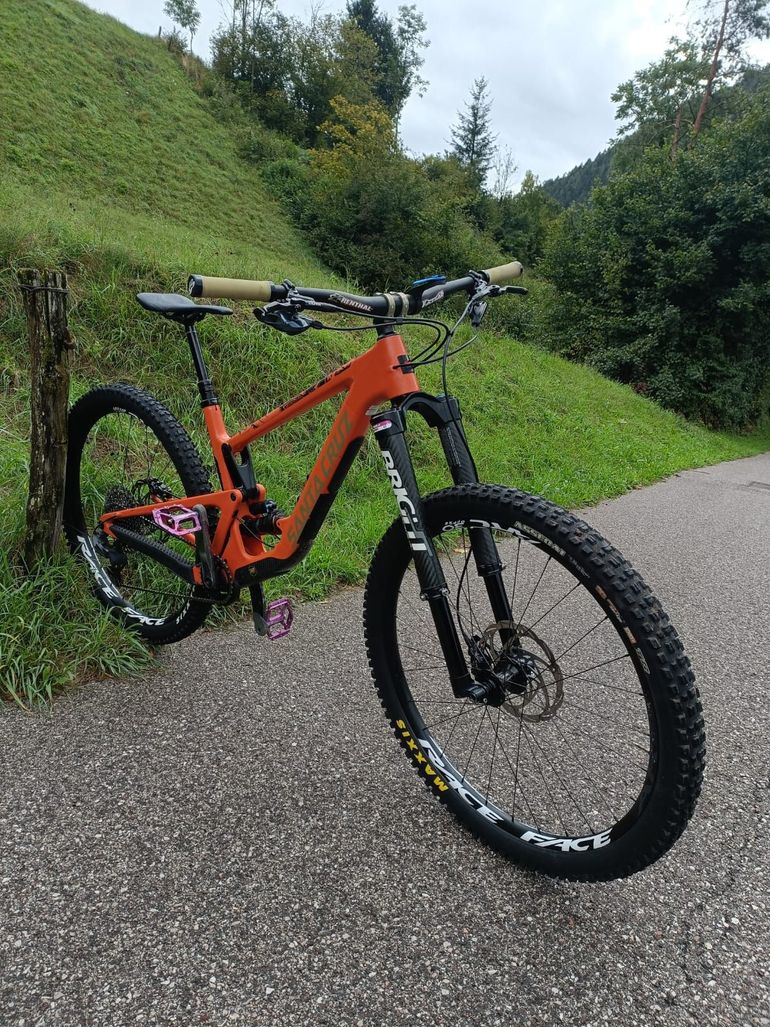 Brugt Santa Cruz HIGHTOWER R / Carbon C / 29 2022 Frameset 2022 Mountainbike — billede 3 af 6