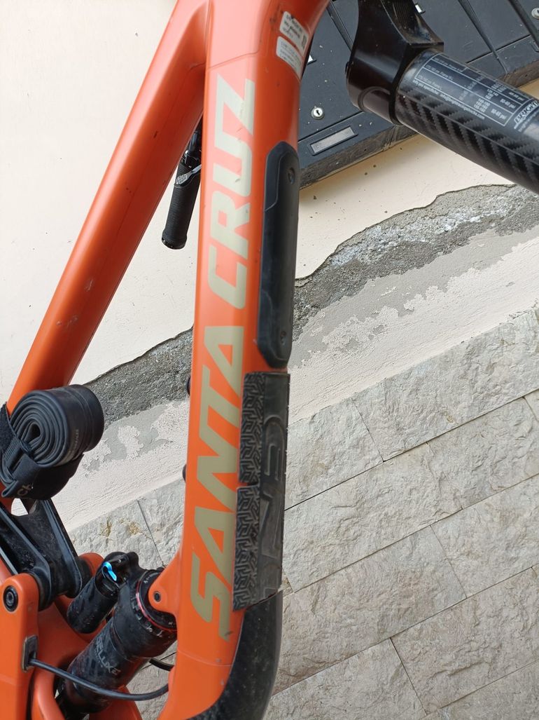 Brugt Santa Cruz HIGHTOWER R / Carbon C / 29 2022 Frameset 2022 Mountainbike — billede 5 af 6