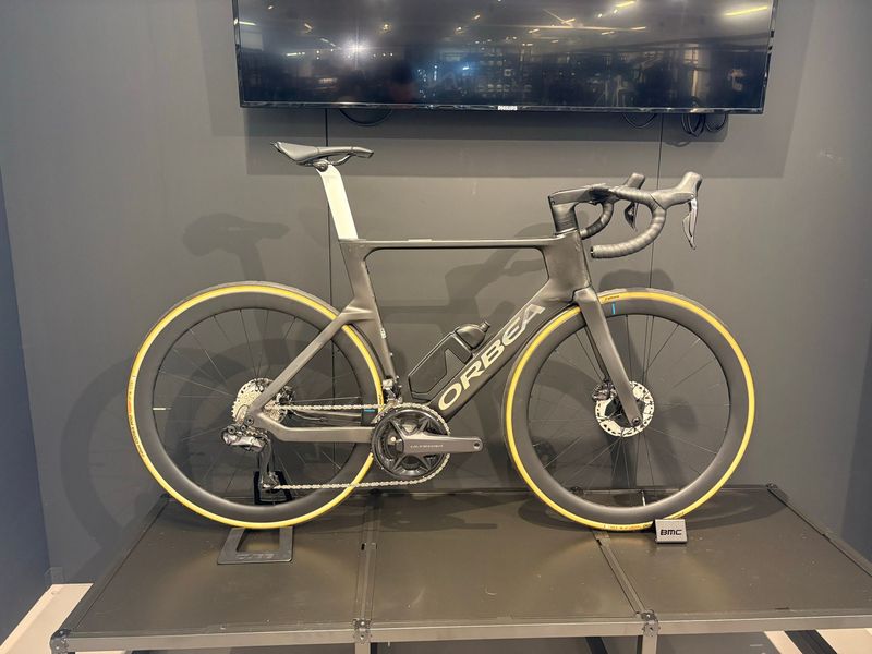 Tweedehands Orbea Orca Aero M20iLTD 2026 2026 Road & Gravel