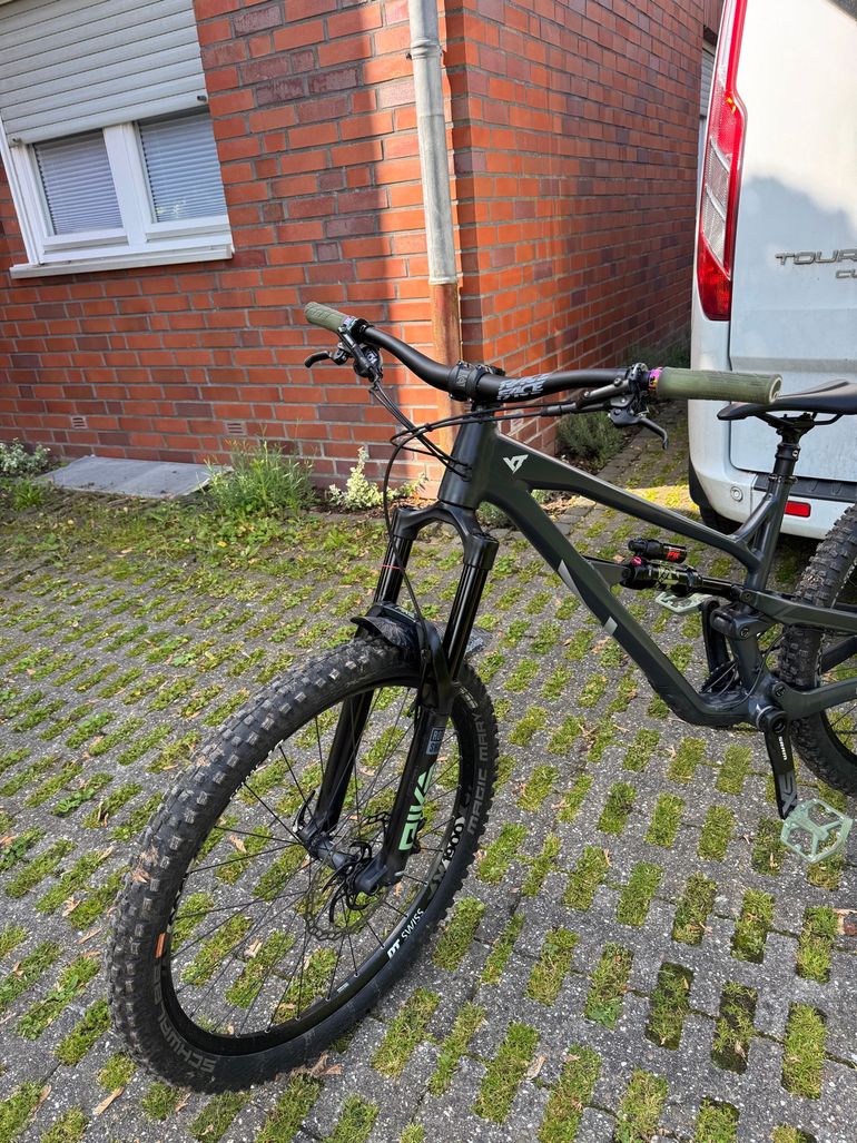 Używany YT Custom Shimano SLX 2019 Mountainbike — zdjęcie 4 z 4