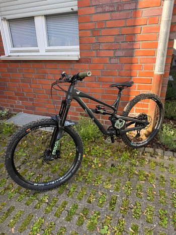 Używany YT Custom Shimano SLX 2019 Mountainbike — zdjęcie 2 z 4