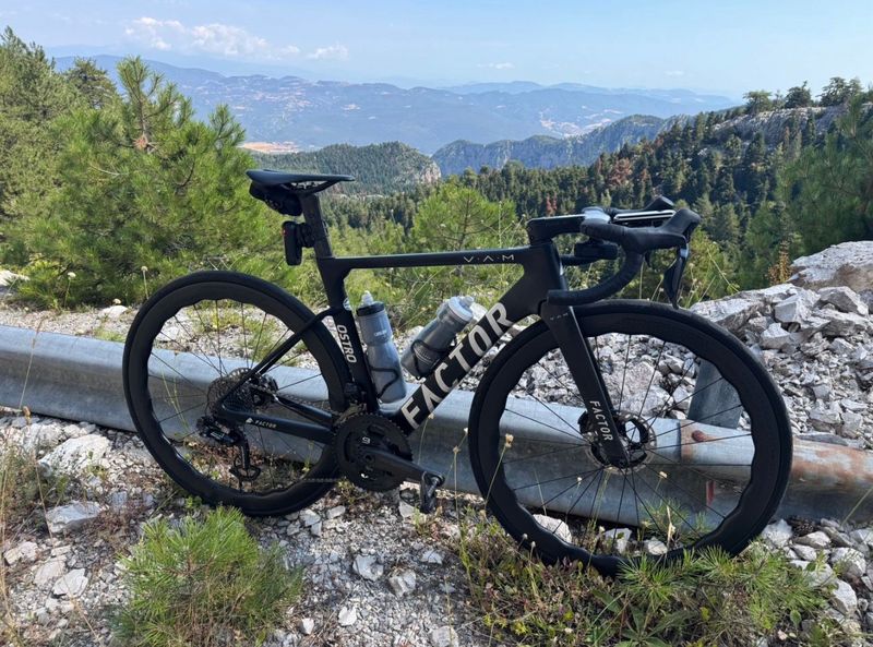 Factor OSTRO VAM 2023 Frameset 2023 Road & Gravel d'occasion