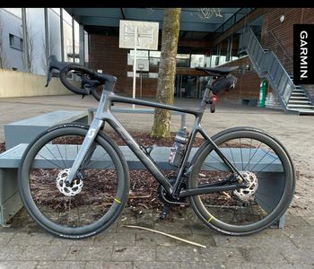 Scott Addict 20 2024 2024 Road & Gravel usato, Grigio chiaro — immagine 2 di 4