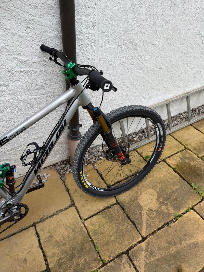 Used Nicolai Saturn Shimano Deore XT 2018 Mountainbike, Light Gray — image 3 of 7