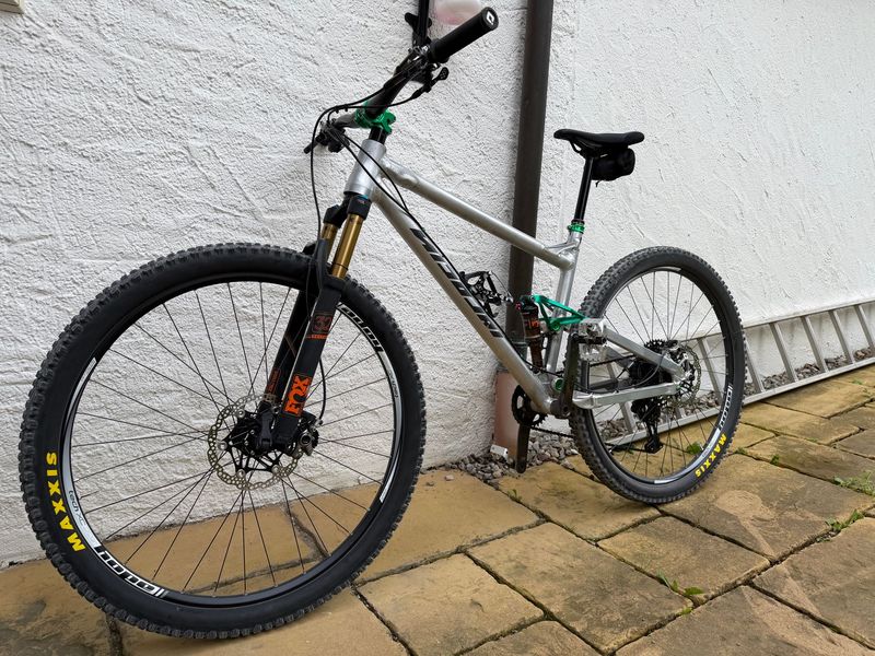 Used Nicolai Saturn Shimano Deore XT 2018 Mountainbike, Light Gray — image 6 of 7