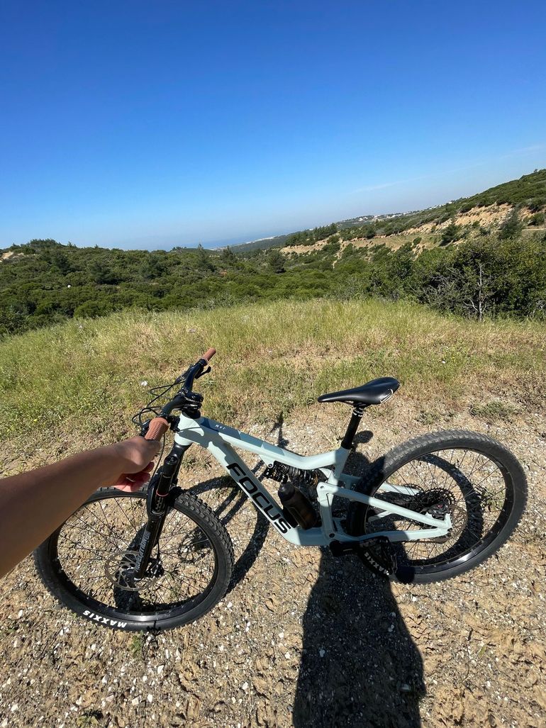 Używany Focus JAM 6.8 2021 2021 Mountainbike — zdjęcie 9 z 15