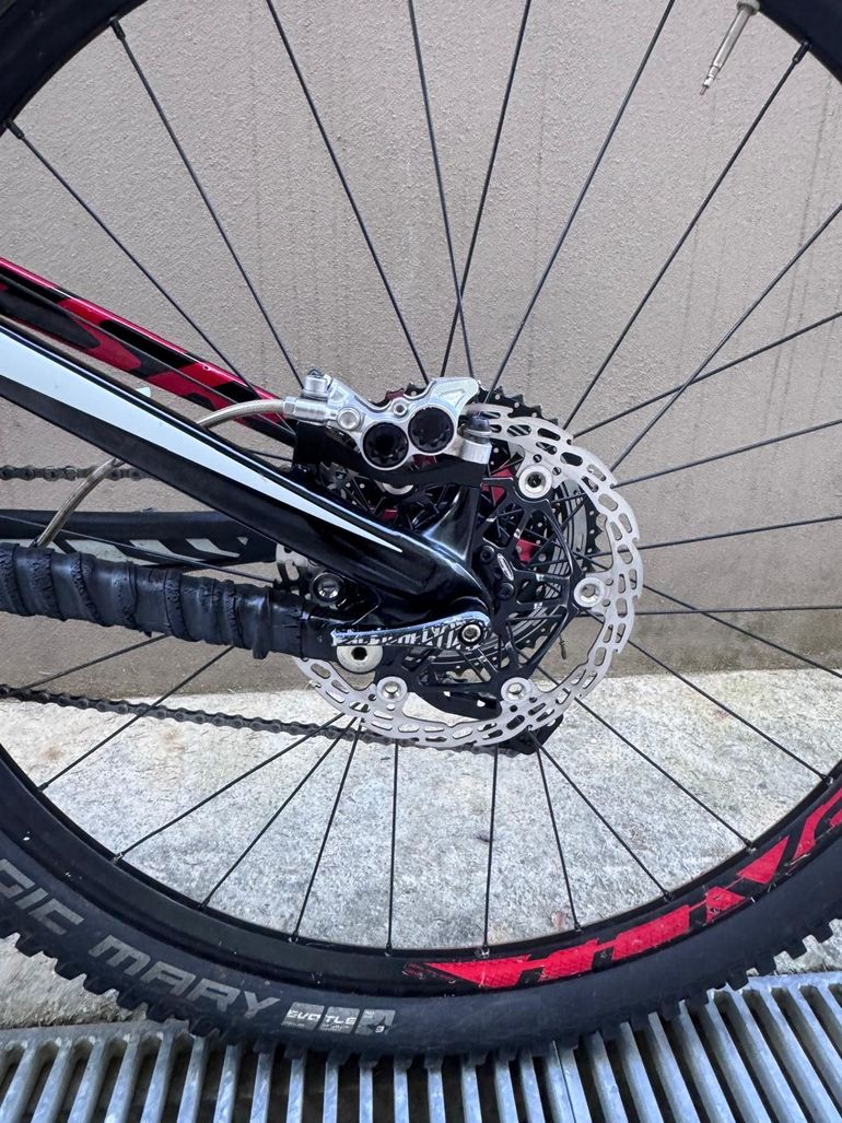 Used Specialized Enduro Comp 29 2015 2015 Mountainbike, White — image 7 of 10