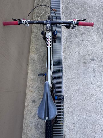 Used Specialized Enduro Comp 29 2015 2015 Mountainbike, White — image 10 of 10