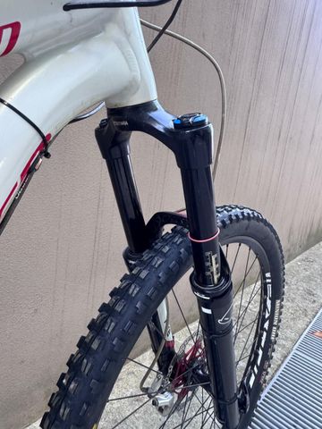 Used Specialized Enduro Comp 29 2015 2015 Mountainbike, White — image 5 of 10