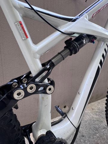 Used Specialized Enduro Comp 29 2015 2015 Mountainbike, White — image 4 of 10