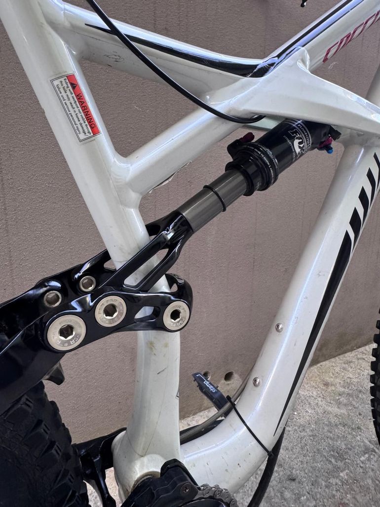 Used Specialized Enduro Comp 29 2015 2015 Mountainbike, White — image 4 of 10