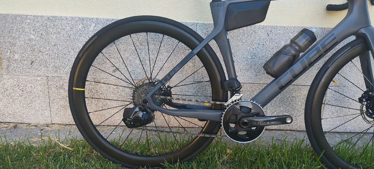 CUBE AGREE C:62, PRO 2025 2025 Road & Gravel usato, Grigio chiaro — immagine 2 di 8