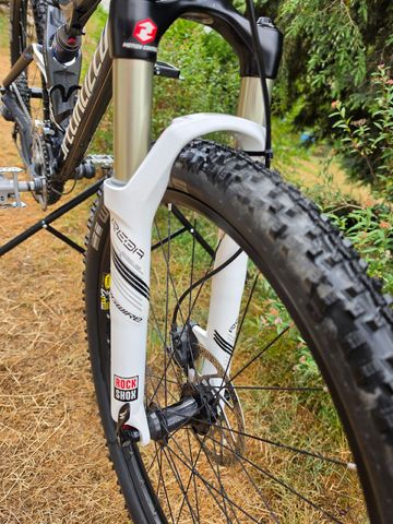 Used Specialized Stumpjumper Shimano Alivio 26x2.25 2006 Mountainbike, Light Gray — image 6 of 12