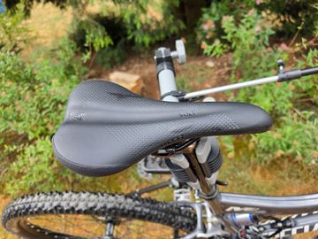 Used Specialized Stumpjumper Shimano Alivio 26x2.25 2006 Mountainbike, Light Gray — image 7 of 12