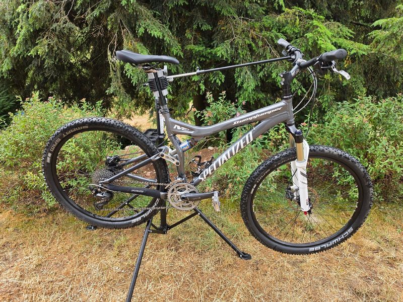 Tweedehands Specialized Stumpjumper Shimano Alivio 26x2.25 2006 MTB