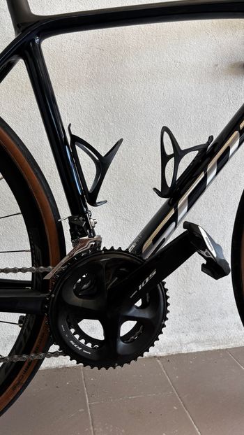 Scott Addict 20 disc 2021 2021 Road & Gravel usato, Nero — immagine 4 di 5