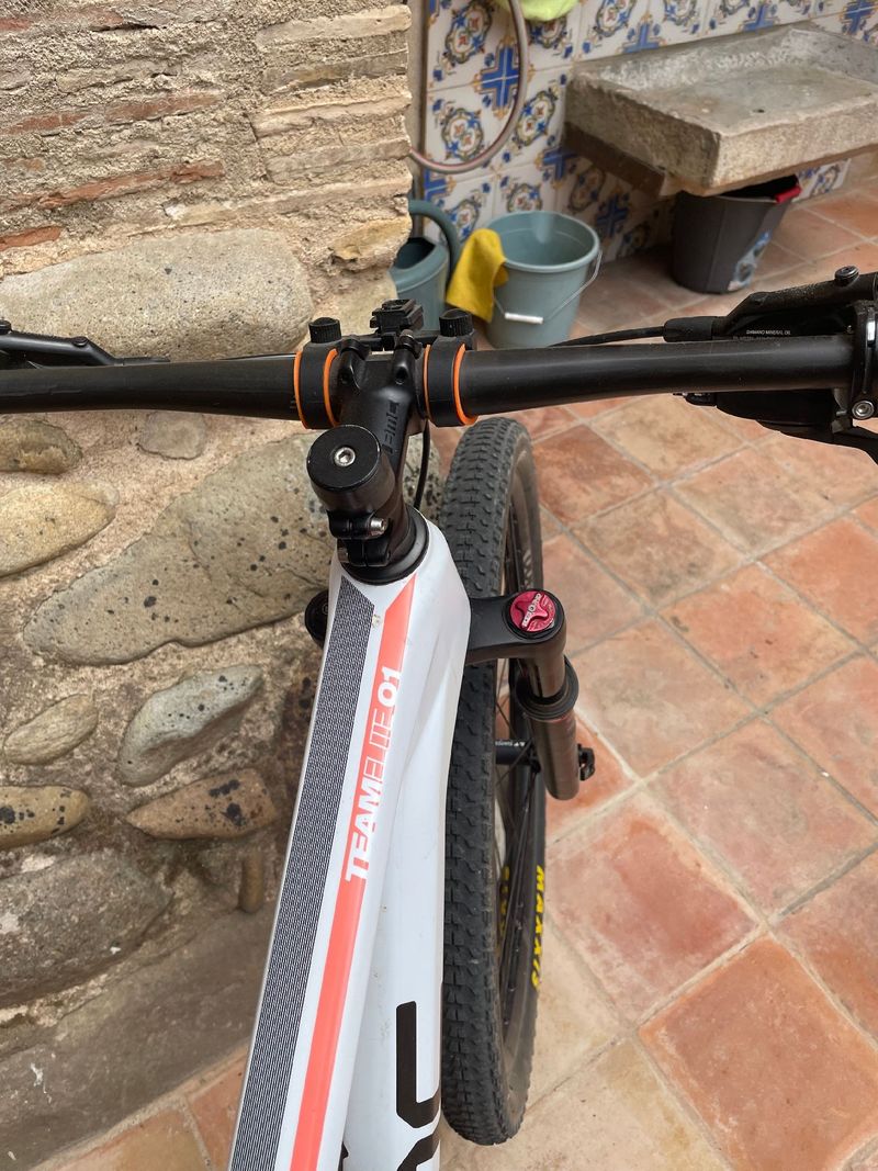 BMC Teamelite Shimano Deore XT Di2 2022 Mountainbike usato, Bianco — immagine 6 di 6