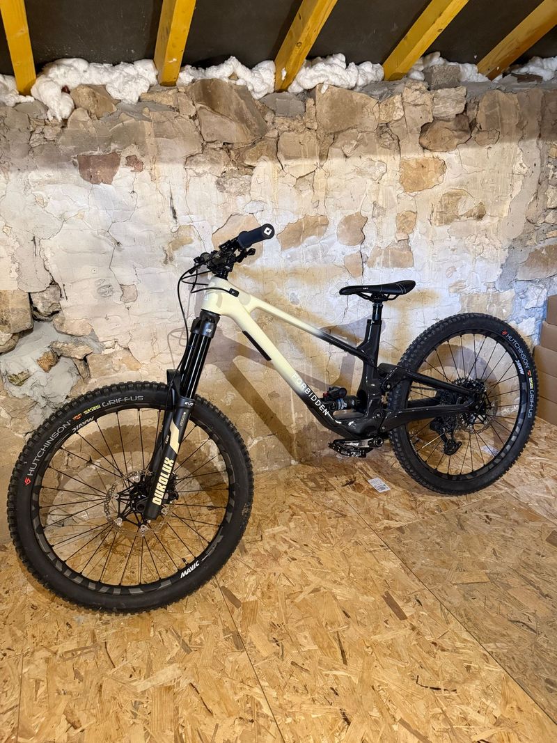 Used Forbidden Dreadnought 2 2025 2025 Mountainbike, Black, 29 — image 1 of 7