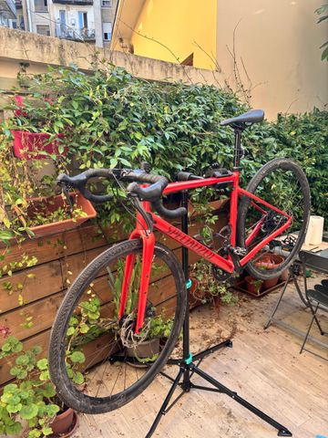Used Specialized Diverge E5 2024 2024 Road & Gravel, Red — image 3 of 5