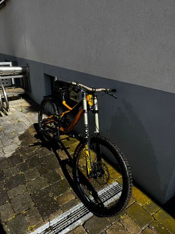Brugt Specialized Demo 8 I 2015 2015 Mountainbike — billede 2 af 6