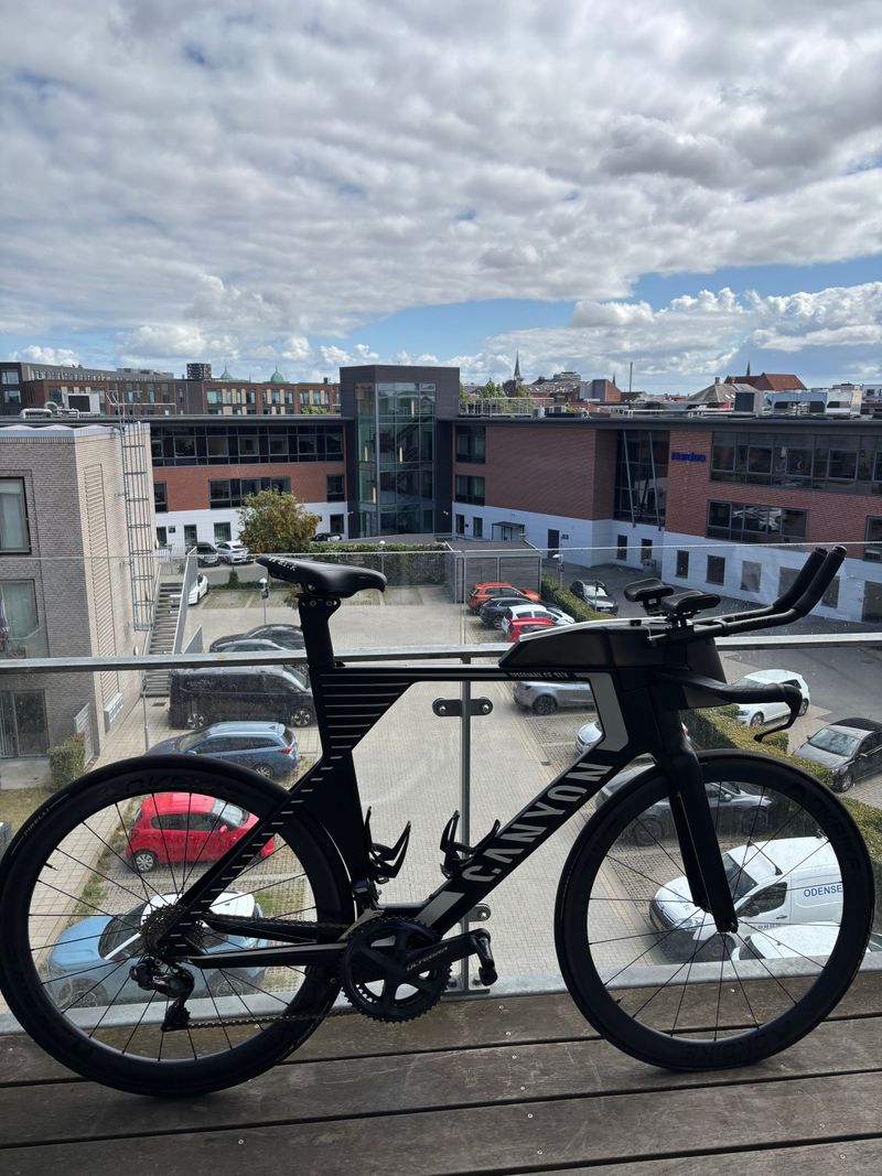 Used Canyon Speedmax CF SLX 8.0 2019 2019 Road & Gravel, Black — image 1 of 16