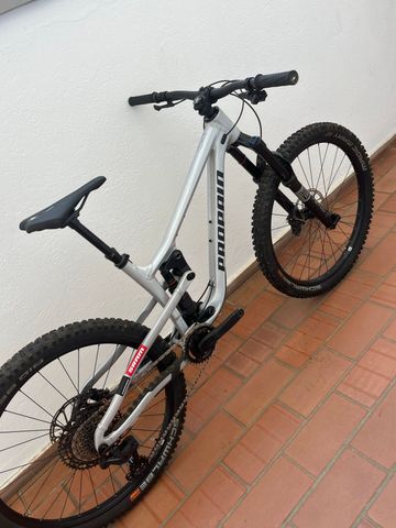 Gebrauchtes Propain TYEE AL 27.5 Base 2025 2025 Mountainbike, Hellgrau — Bild 2 von 12