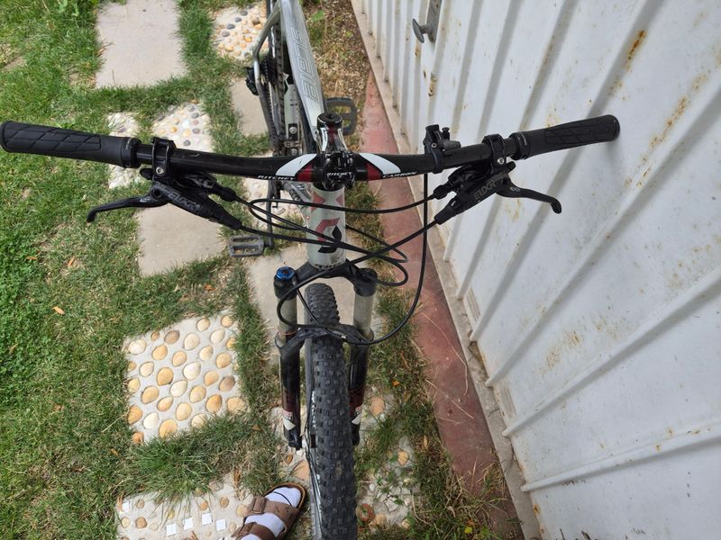 Tweedehands Scott 10 2012 2012 Mountainbike — afbeelding 4 van 6