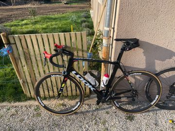 Used Look Custom Shimano Ultegra Di2 2017 Road & Gravel, Black — image 2 of 8