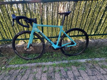 Tweedehands Bianchi Sprint 105 2025 2025 Road & Gravel — afbeelding 2 van 5