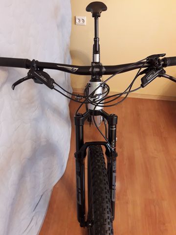 Used Lapierre XRM 6.9 2023 2023 Mountainbike, Light Gray, 29 — image 7 of 9