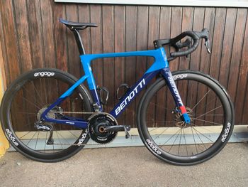Gebrauchtes Benotti Fuoco Aero Disc Shimano Ultegra Di2 2022 Road & Gravel