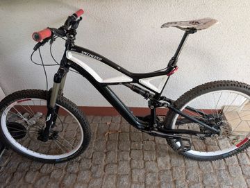 Specialized Enduro Comp 2011 2011 Mountainbike usato, Nero — immagine 2 di 5