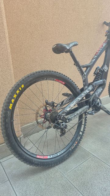 Used YT Custom Shimano Deore XT 2017 Mountainbike, Black — image 3 of 6