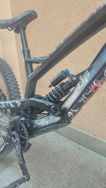 Used YT Custom Shimano Deore XT 2017 Mountainbike, Black — image 6 of 6