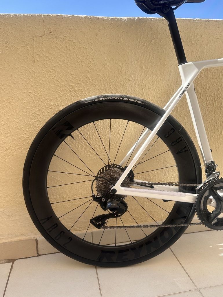 Used Canyon Ultimate CF 7 2027 2027 Road & Gravel, White — image 3 of 4