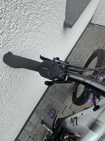 Gebrauchtes Giant liv Custom Shimano Deore 2022 Mountainbike, Hellgrau, 29 — Bild 10 von 15