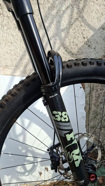 Commencal META AM 29 ESSENTIAL 2021 2021 Mountainbike de segunda mano, Verde — imagen 9 de 12