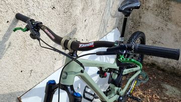 Commencal META AM 29 ESSENTIAL 2021 2021 Mountainbike de segunda mano, Verde — imagen 2 de 12
