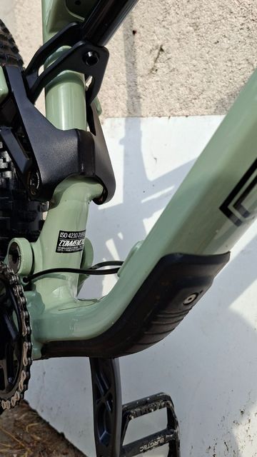 Commencal META AM 29 ESSENTIAL 2021 2021 Mountainbike de segunda mano, Verde — imagen 11 de 12