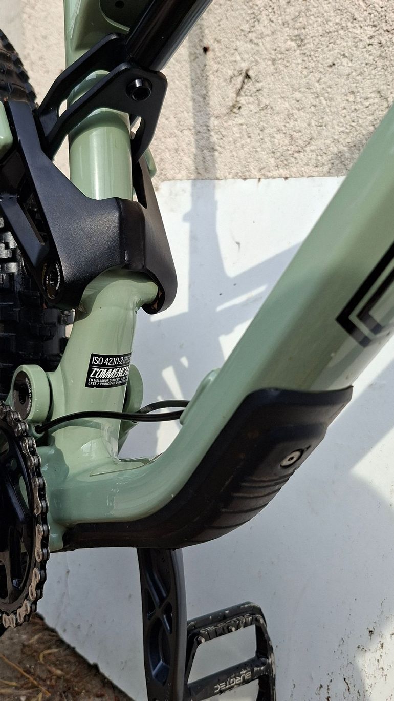 Używany Commencal META AM 29 ESSENTIAL 2021 2021 Mountainbike — zdjęcie 11 z 12