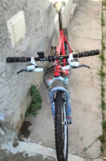 Used Specialized Custom Shimano Deore XT 2005 Mountainbike, Red — image 5 of 5