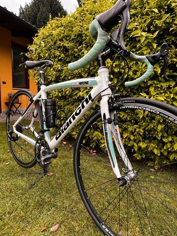 Used Bianchi Via Nirone 7 C2c 2010 Road & Gravel, White — image 4 of 4